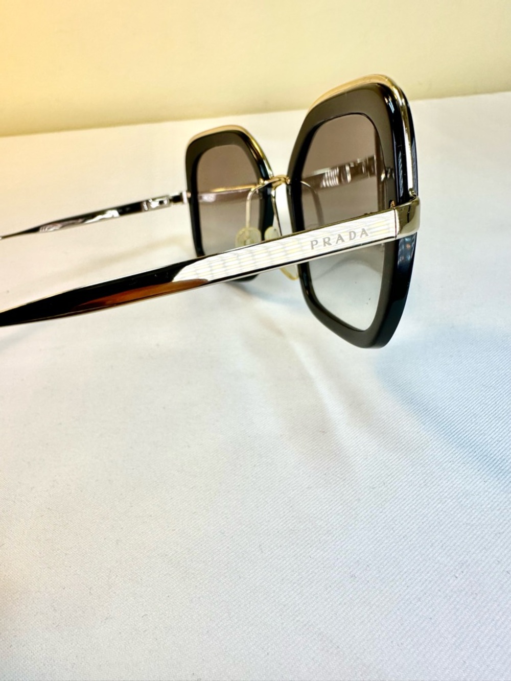 Prada Sunglasses Black & Gold tone Frame Geometric design Gradient lens Italy - Picture 4 of 9